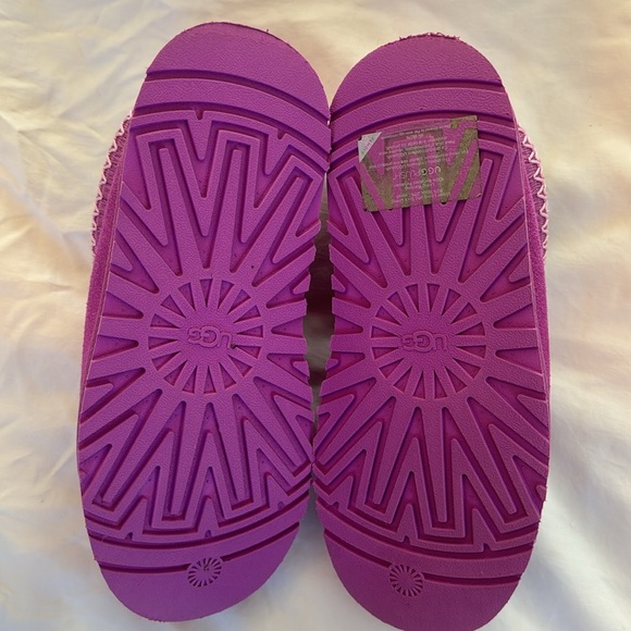 Ugg Tazz platform shearling lined slippers shoes. Unworn. Size womens 7 - Picture 3 of 4